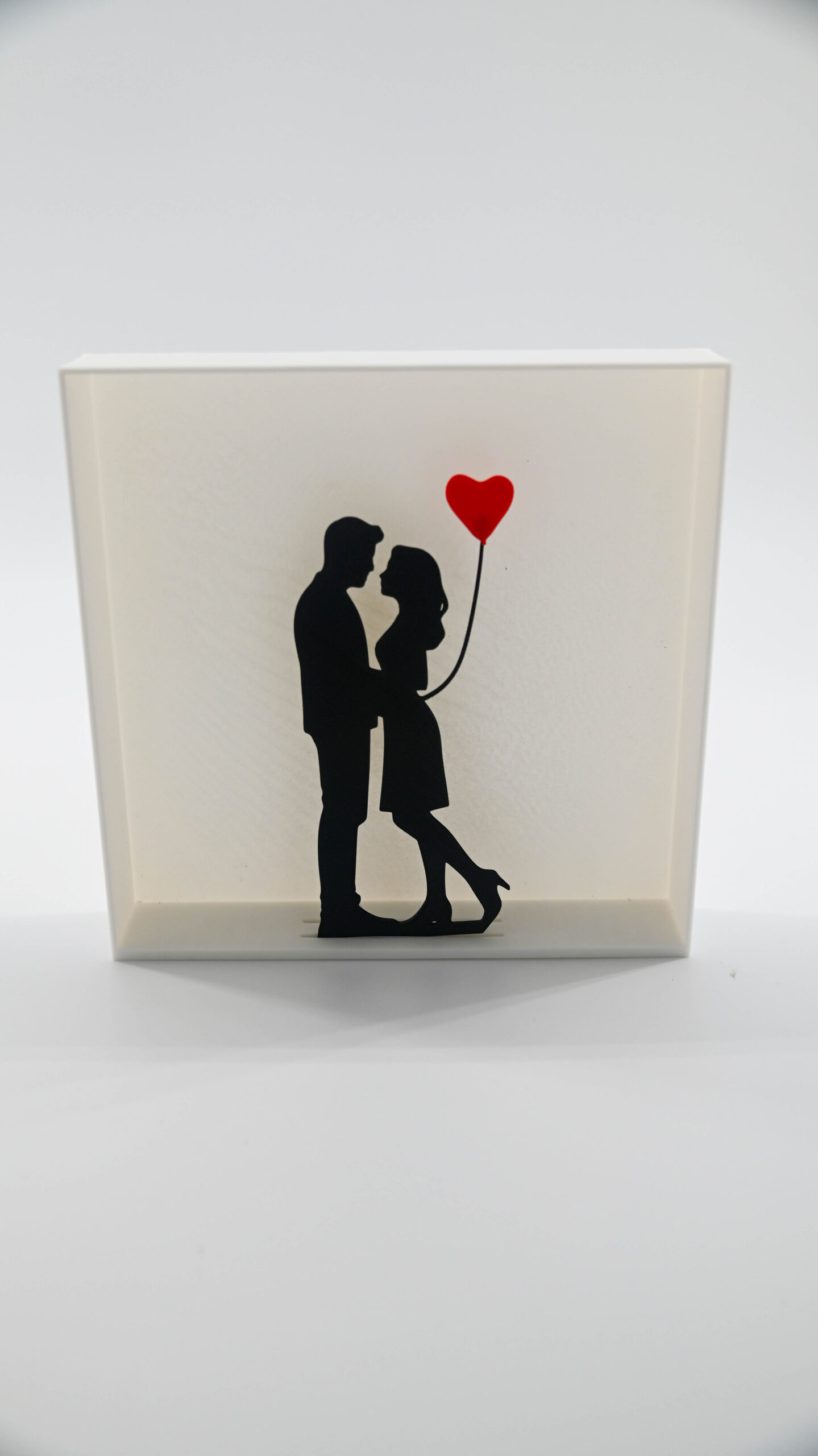 Cadre Amour – Couple au Ballon Cœur